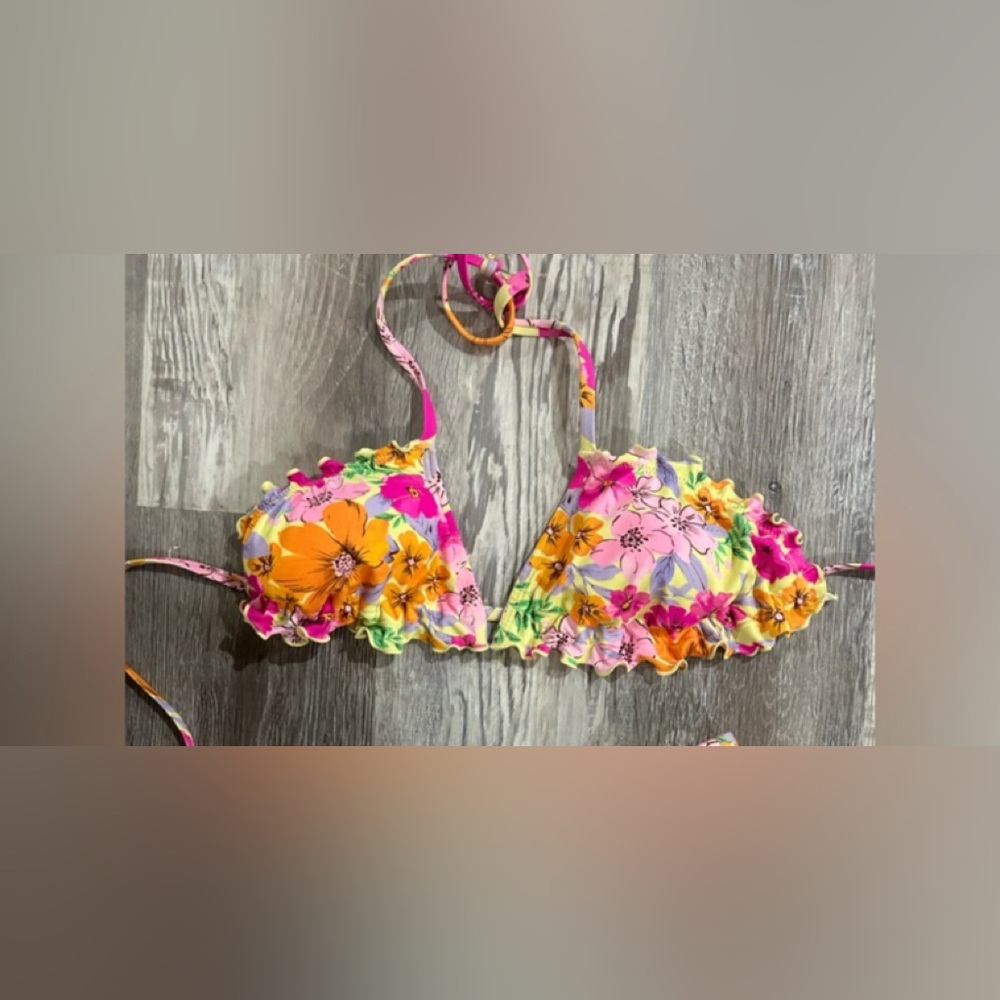 3/$15 Wild Fable Triangle Bikini top removable padding TOP ONLY